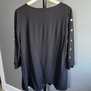 Yushi Black Top with 3/4 Sleeves with buttons Top Size M